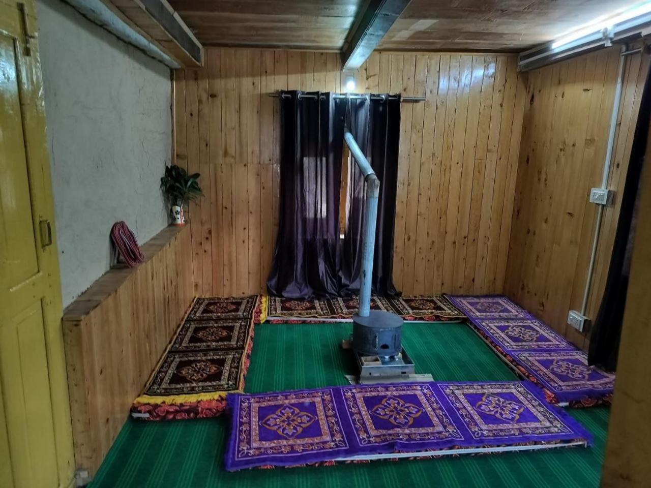Ferienwohnung Old Is Gold Mudhouse Lushal Jibhi Exterior foto