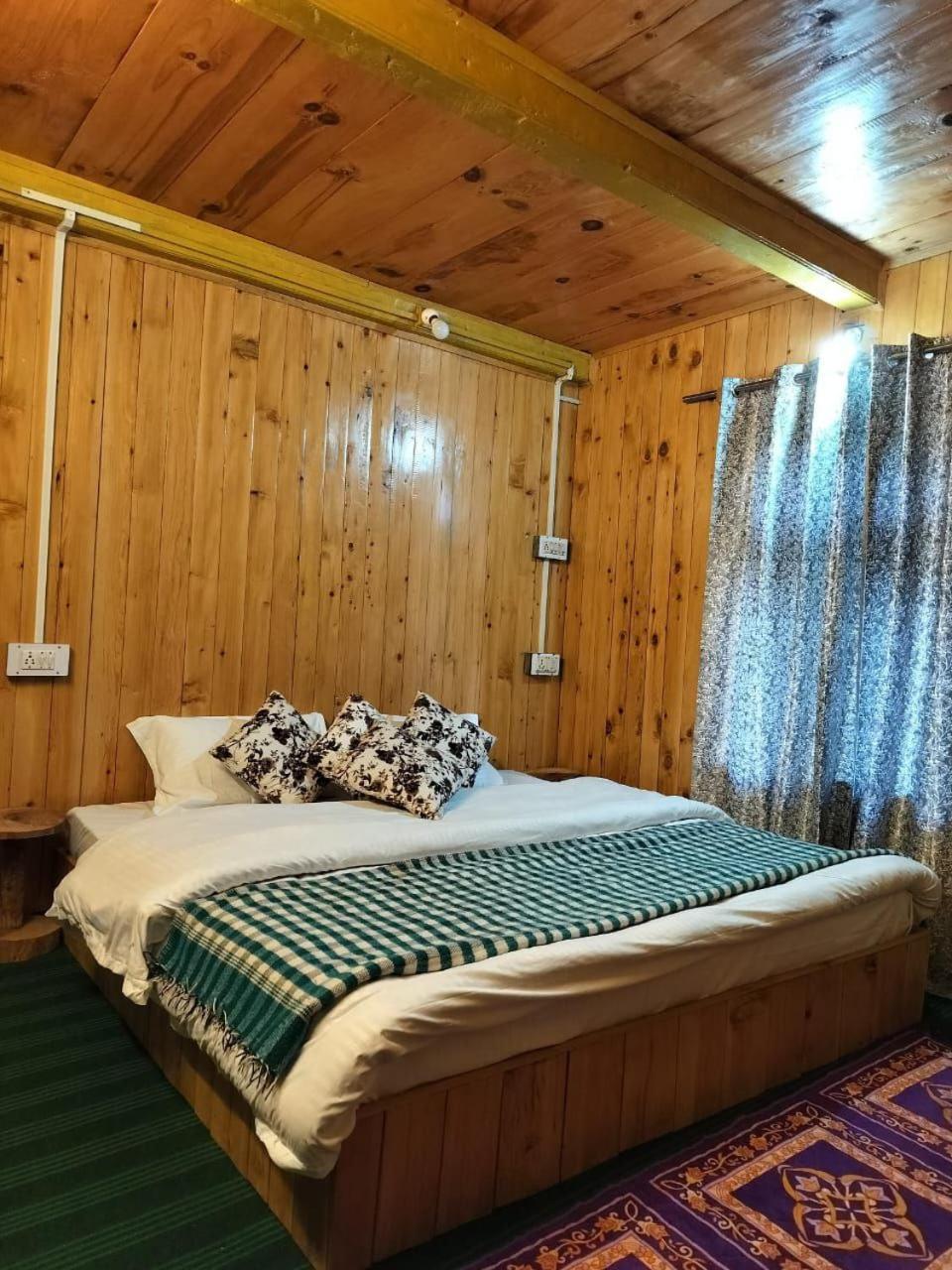 Ferienwohnung Old Is Gold Mudhouse Lushal Jibhi Exterior foto